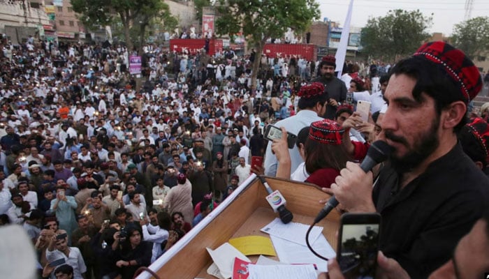 یہ تو پھر ہونا ہی تھا ۔۔۔ وفاقی حکومت نے خیبر پختونخو اپر پابندی لگادی، نوٹیفکیشن بھی جاری